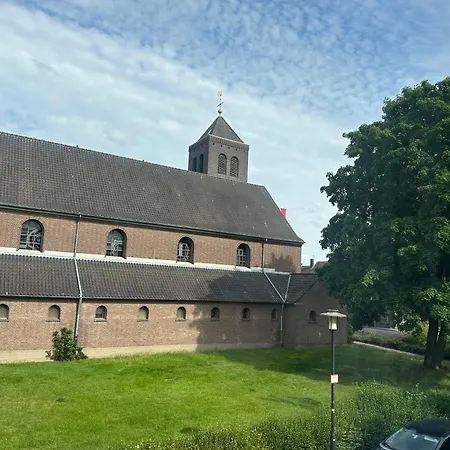 Huegelhaus - Gemuetliche Mit Balkon