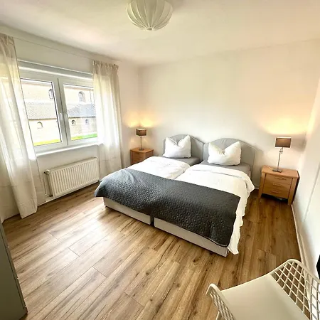 Huegelhaus - Gemuetliche Mit Balkon 公寓 艾默里奇