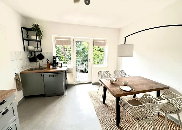 Huegelhaus - Gemuetliche Mit Balkon *