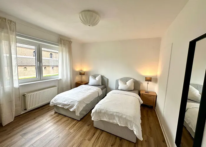 Huegelhaus - Gemuetliche Mit Balkon Emmerich