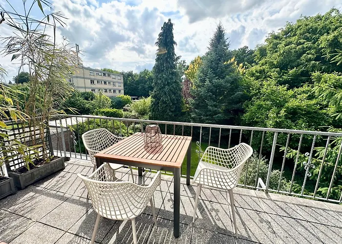 Huegelhaus - Gemuetliche Mit Balkon شقة